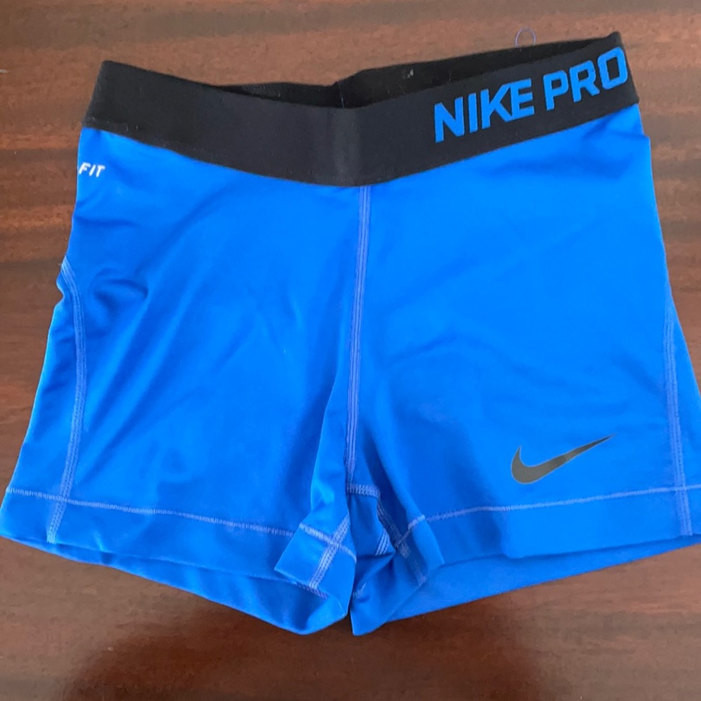 Women’s Nike pros size S